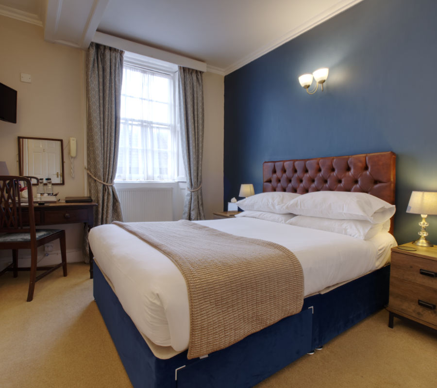 Compact double bedroom
