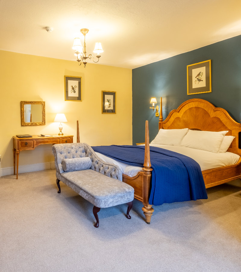 Pillar bedroom